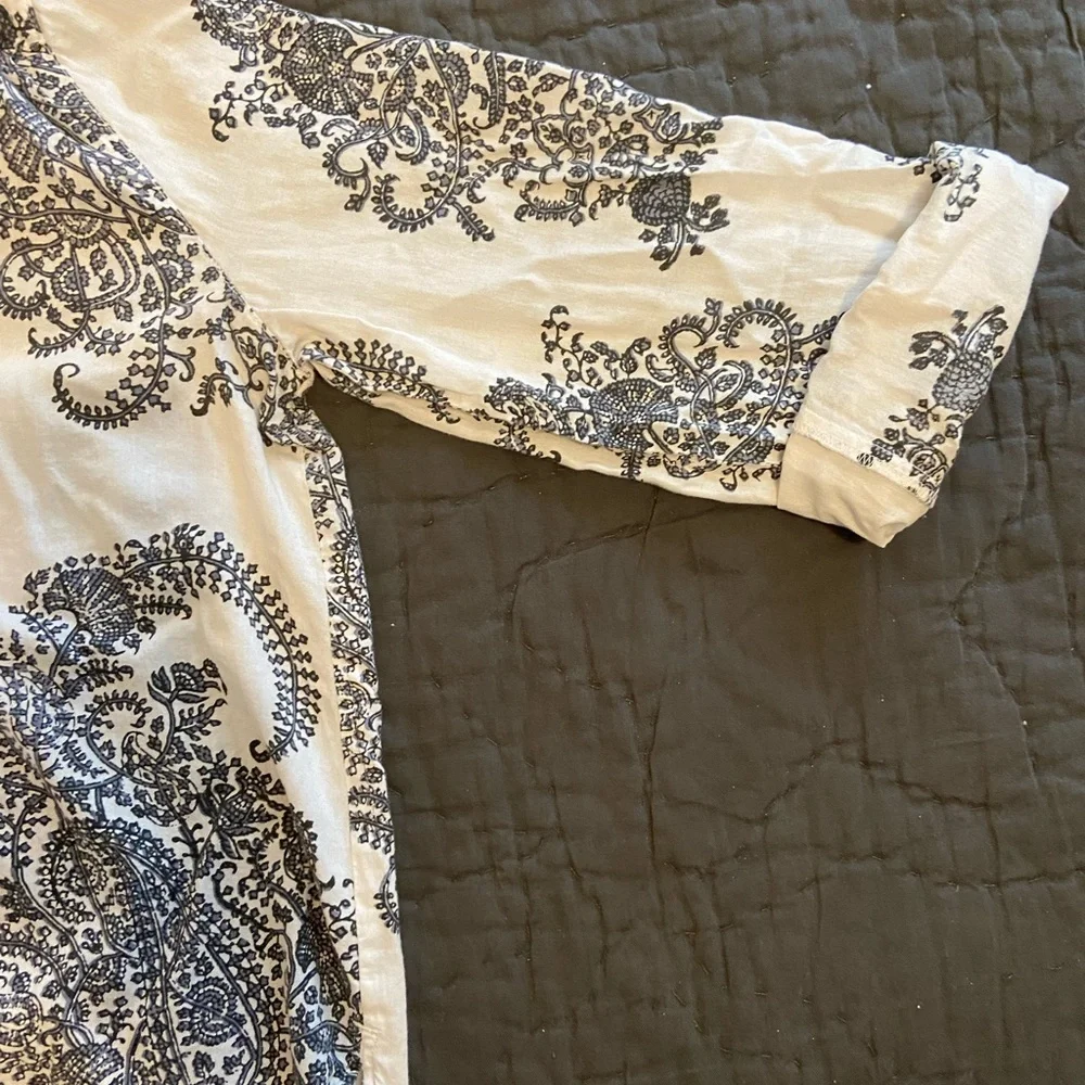 Woman’s Small Softened Loft long sleeved shirt - Picture 3 of 6